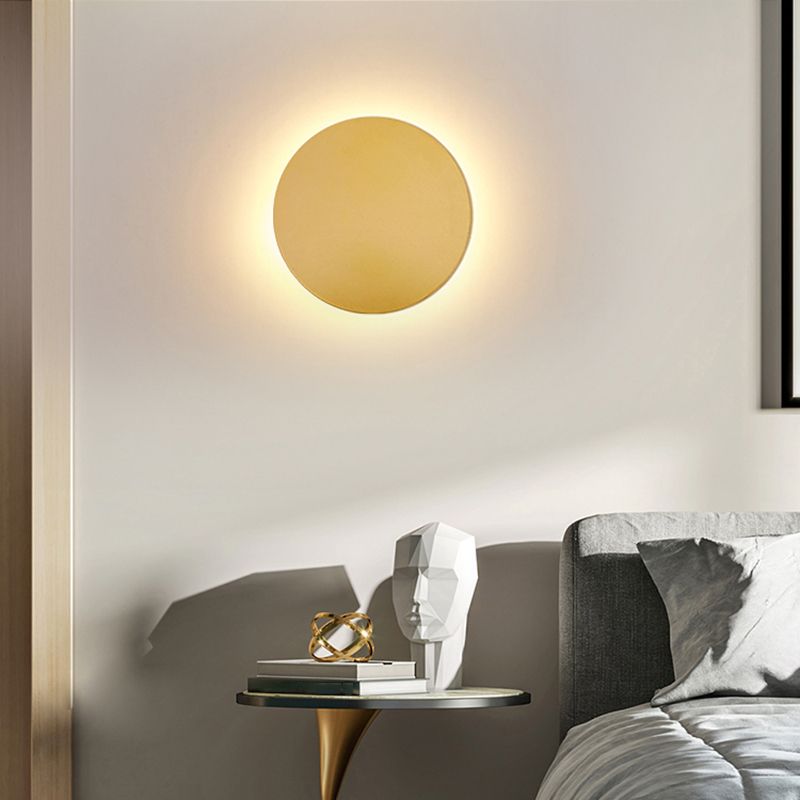 Arisha Contemporary Round Wall Light in Black, White, and Gold - Metal Design for Living Room