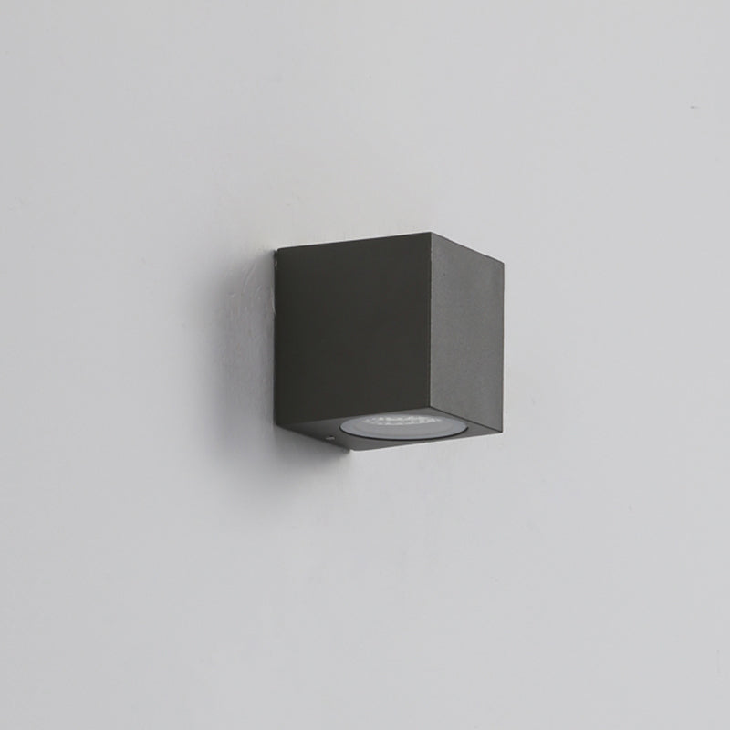 Ray Contemporary Rectangular LED Outdoor Wall Light - Metal and Glass for Corridors and Gardens
