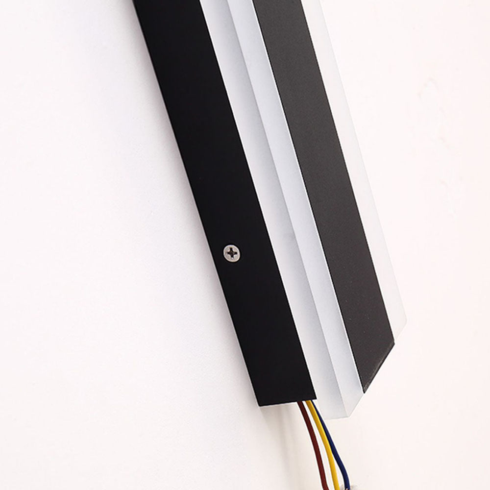 Arisha Contemporary Linear Outdoor Wall Light - Metal and Acrylic for Garden and Hall