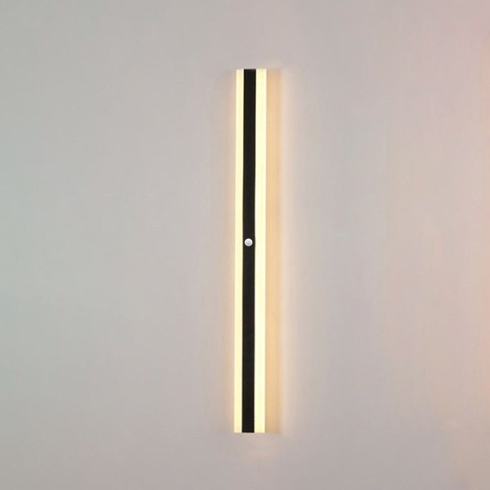 Arisha Contemporary Linear Outdoor Wall Light - Metal and Acrylic for Garden and Hall