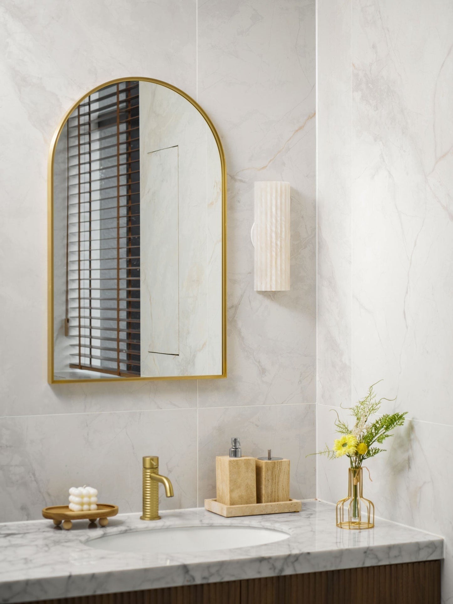 Orcarion Alabaster Wall Sconce