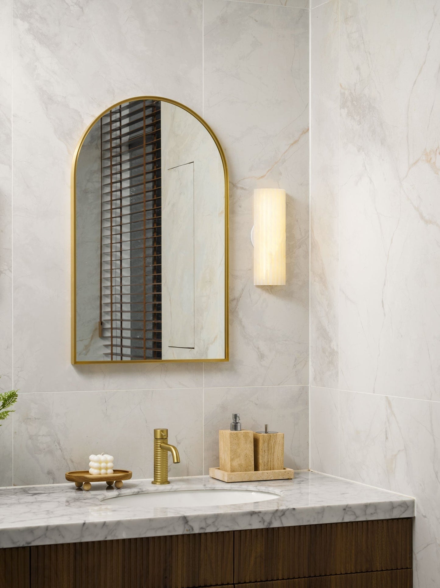 Orcarion Alabaster Wall Sconce