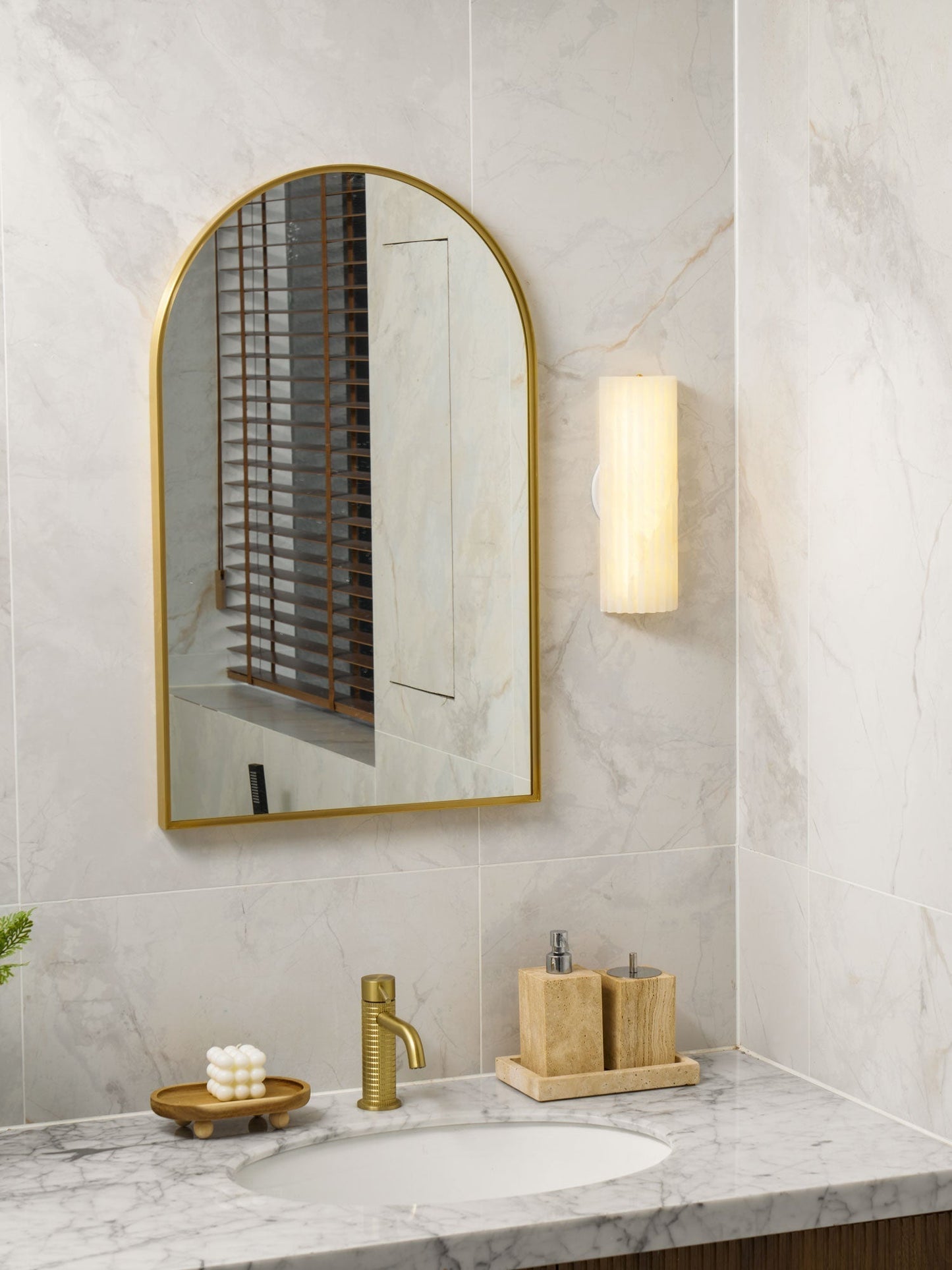 Orcarion Alabaster Wall Sconce
