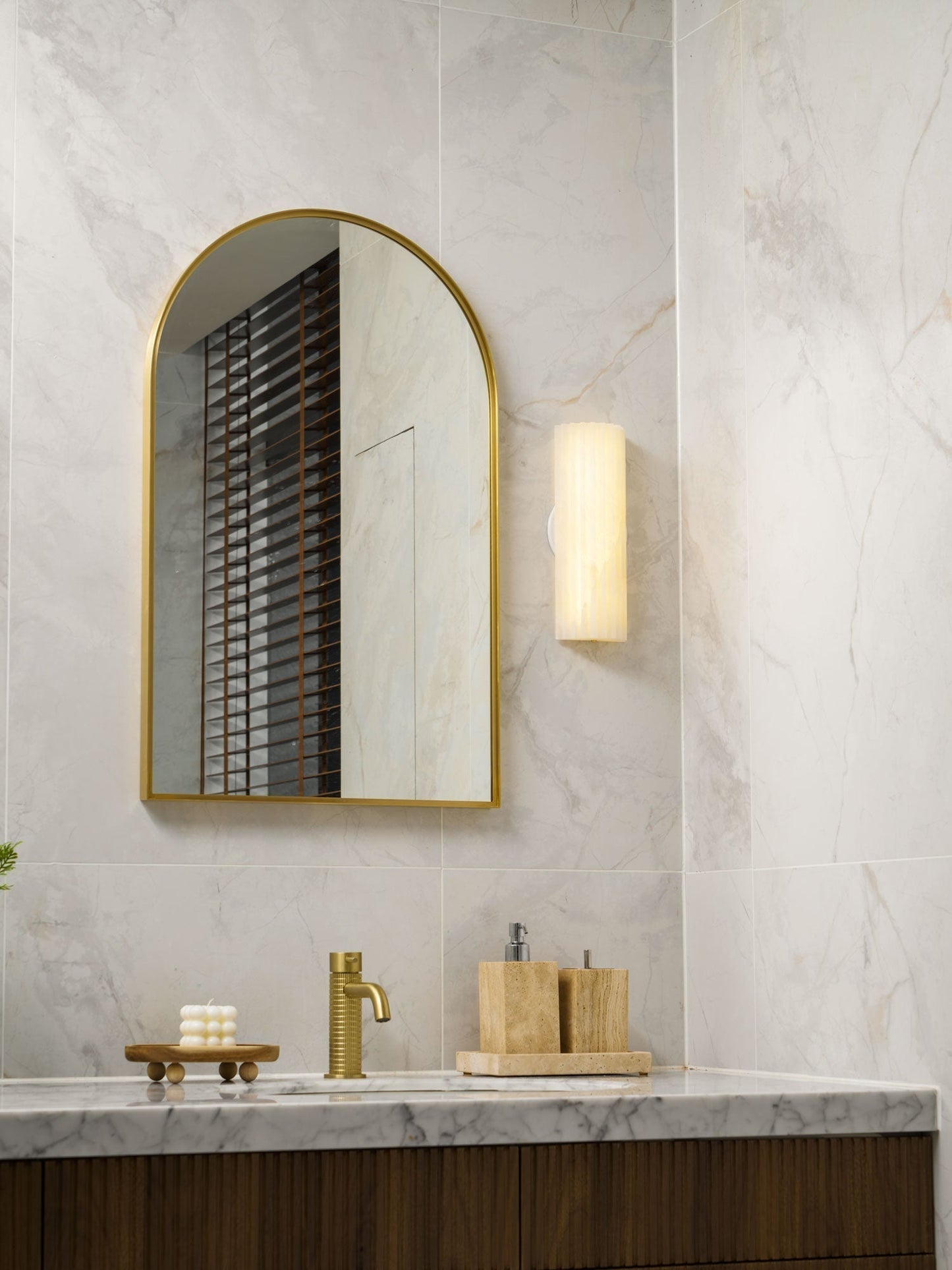 Orcarion Alabaster Wall Sconce