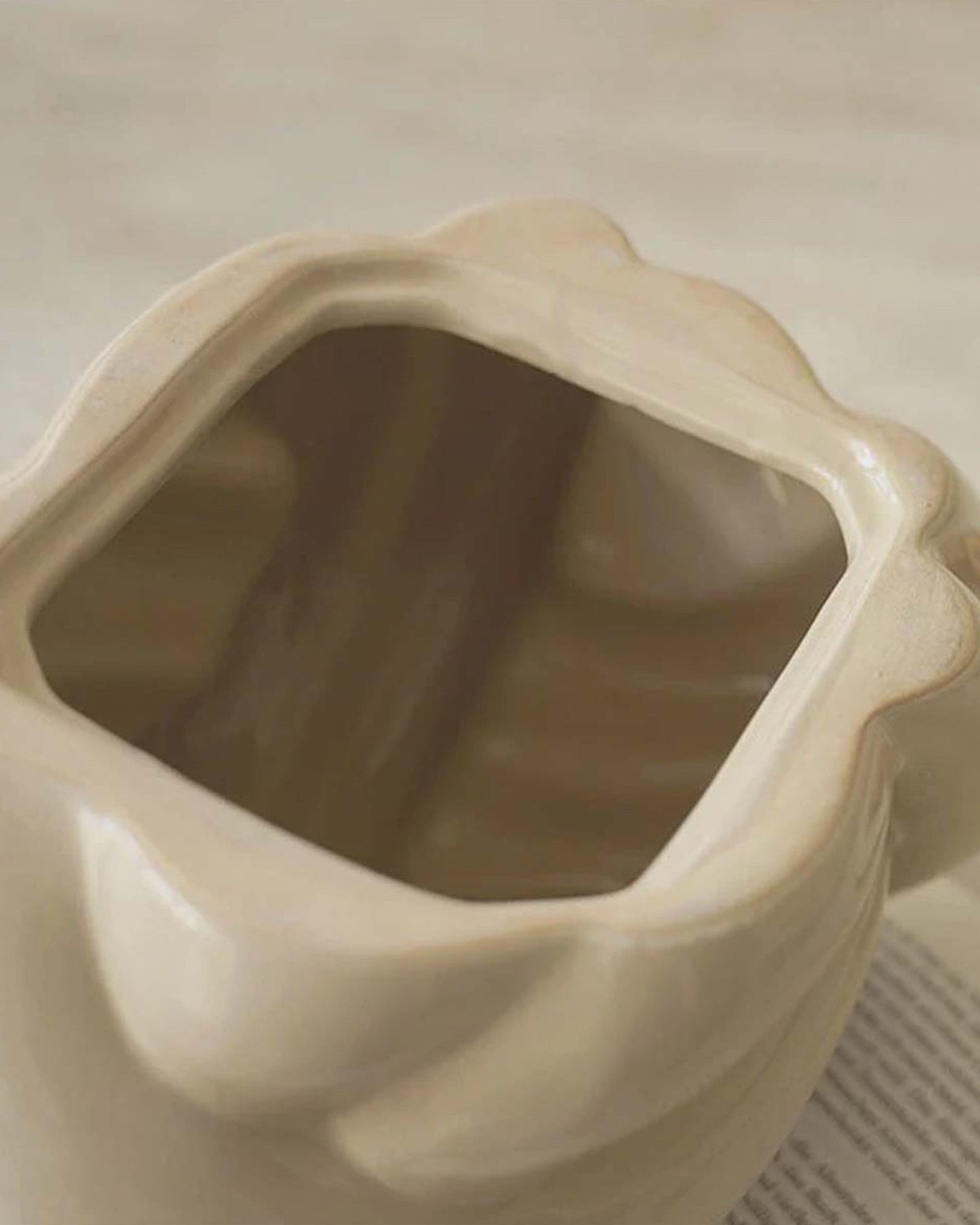 Knot Tissue Box with Ceramic Cover – Sleek Modern Minimalist Design for Your Home