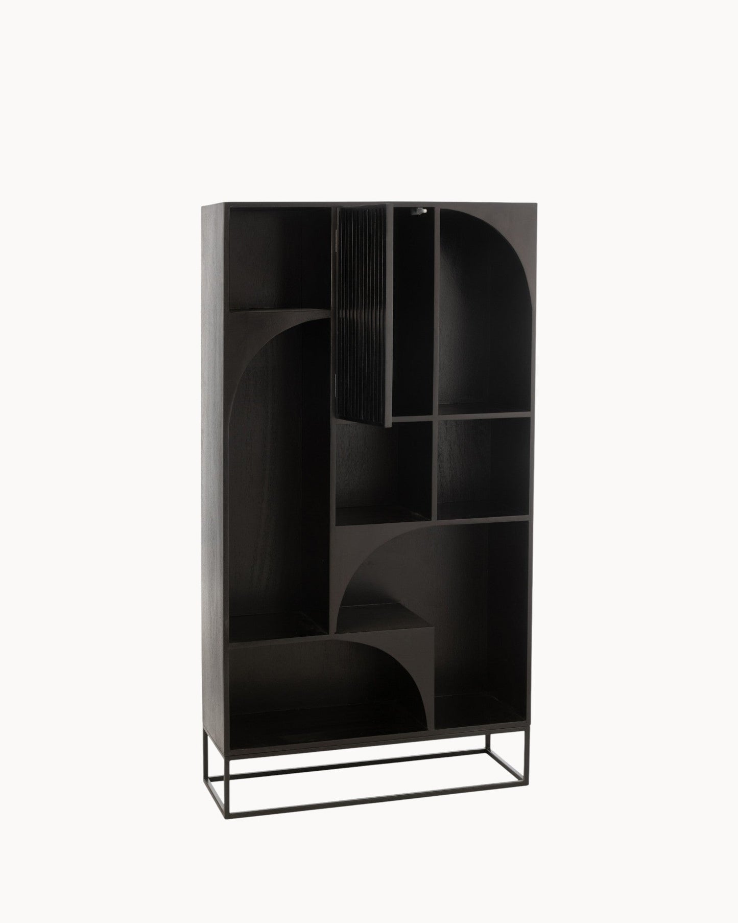 Regal Mode – 168 cm Tall Mango Wood and Black MDF Display Unit