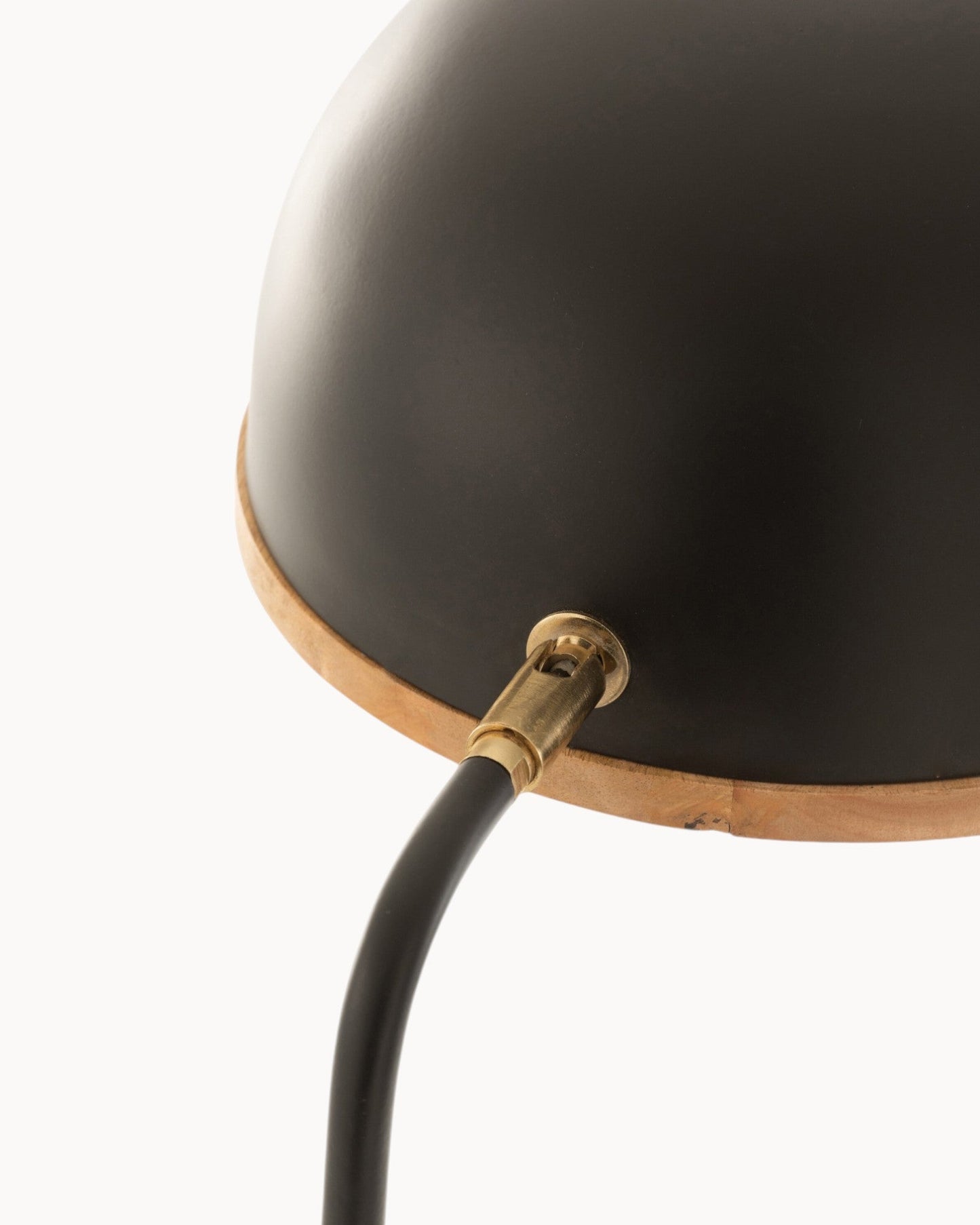 J-Line Evy Floor Lamp – Black & Natural – Iron and Wood – E14 Socket