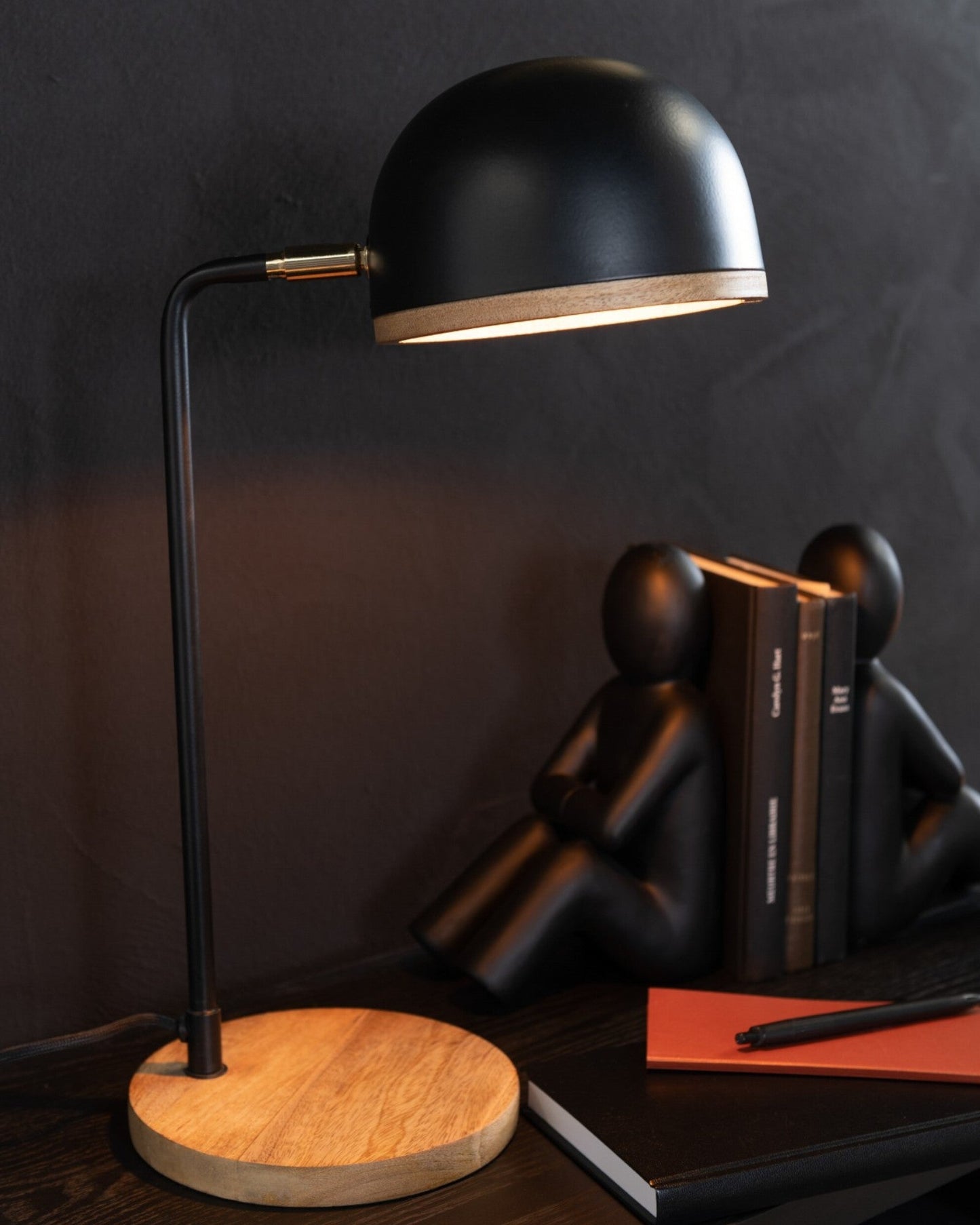 J-Line Evy Table Lamp – Black and Natural – Iron and Wood – E14 Socket
