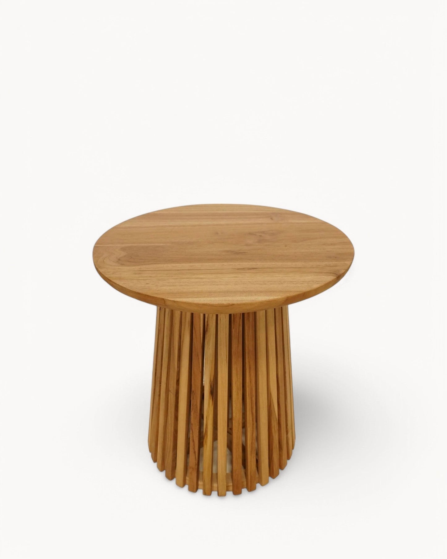 Round Side Table – Natural Oak Veneer – 40 cm Diameter x 50 cm Height – Wooden Design