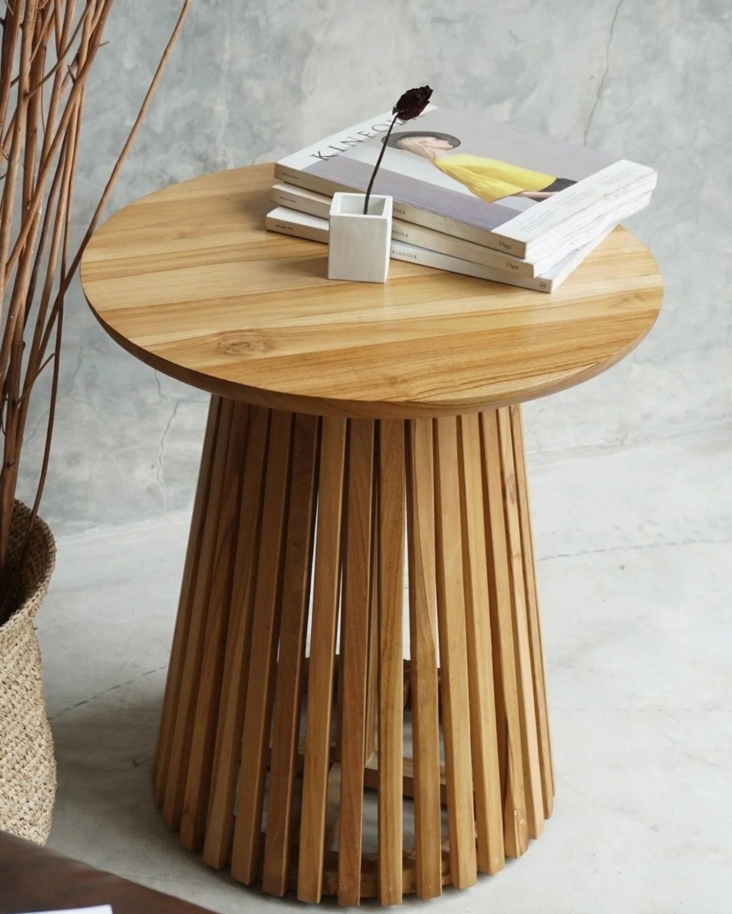 Round Side Table – Natural Oak Veneer – 40 cm Diameter x 50 cm Height – Wooden Design