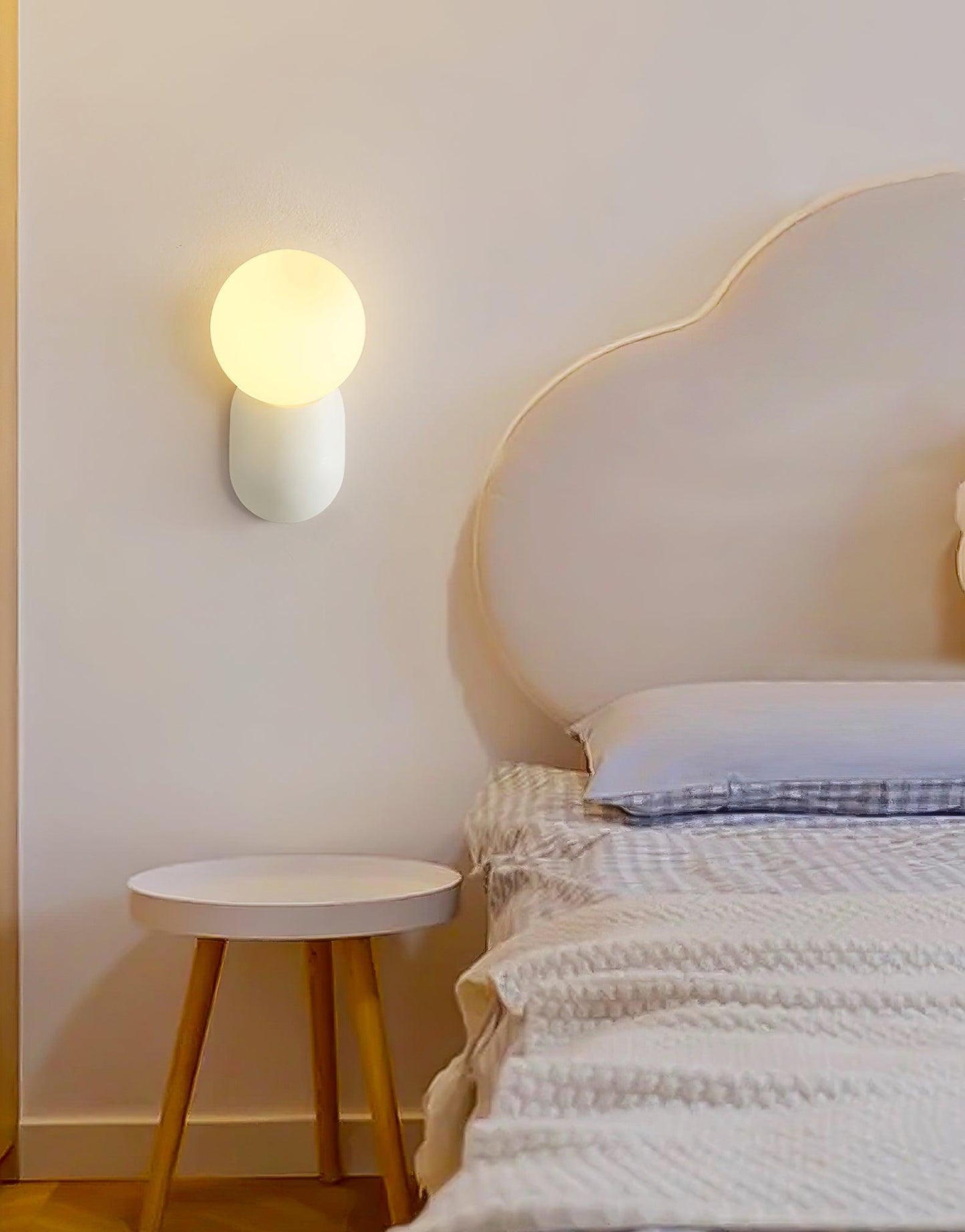 Lunara Minimalist Globe Wall Lamp