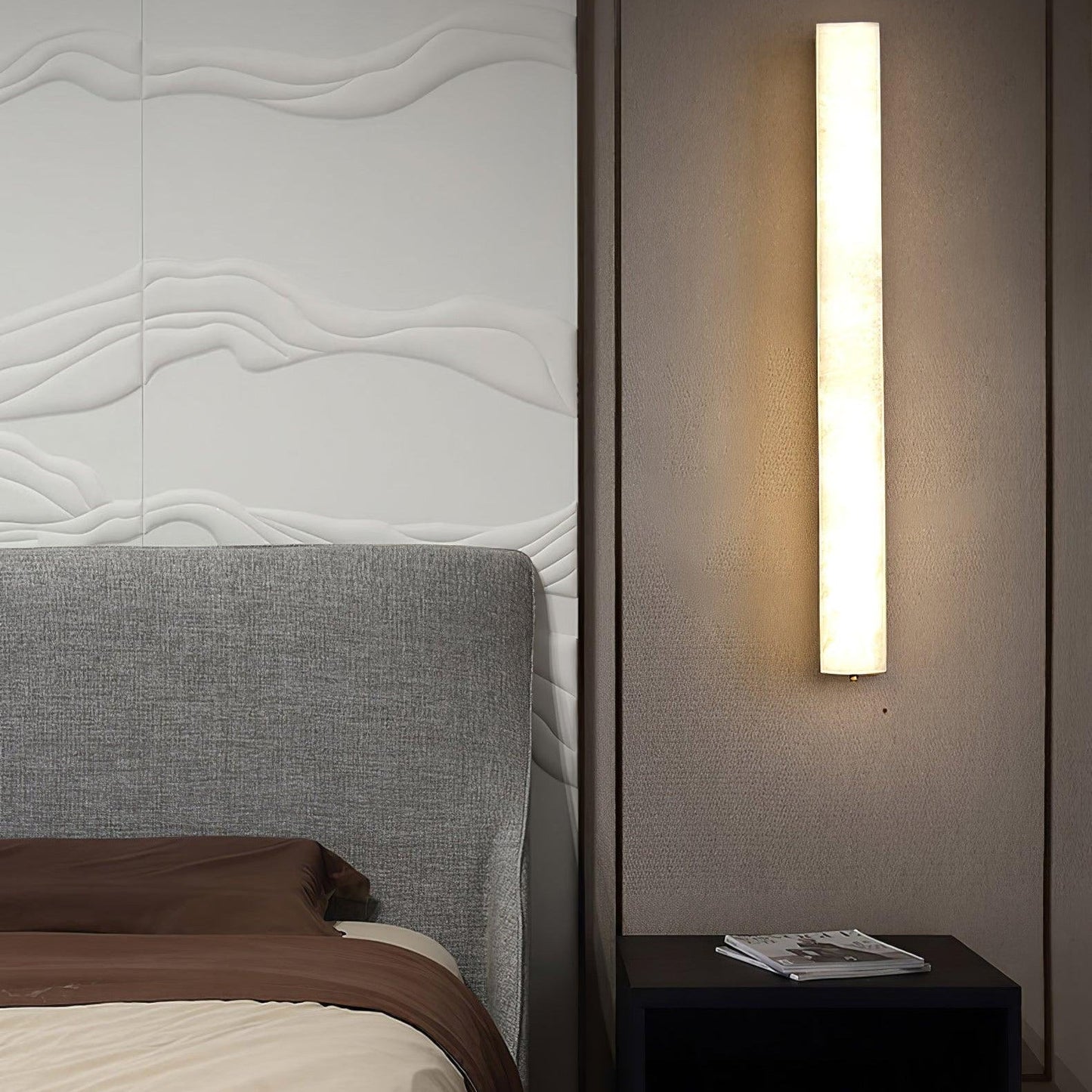 Isen Linear Wall Light in Brass and Alabaster