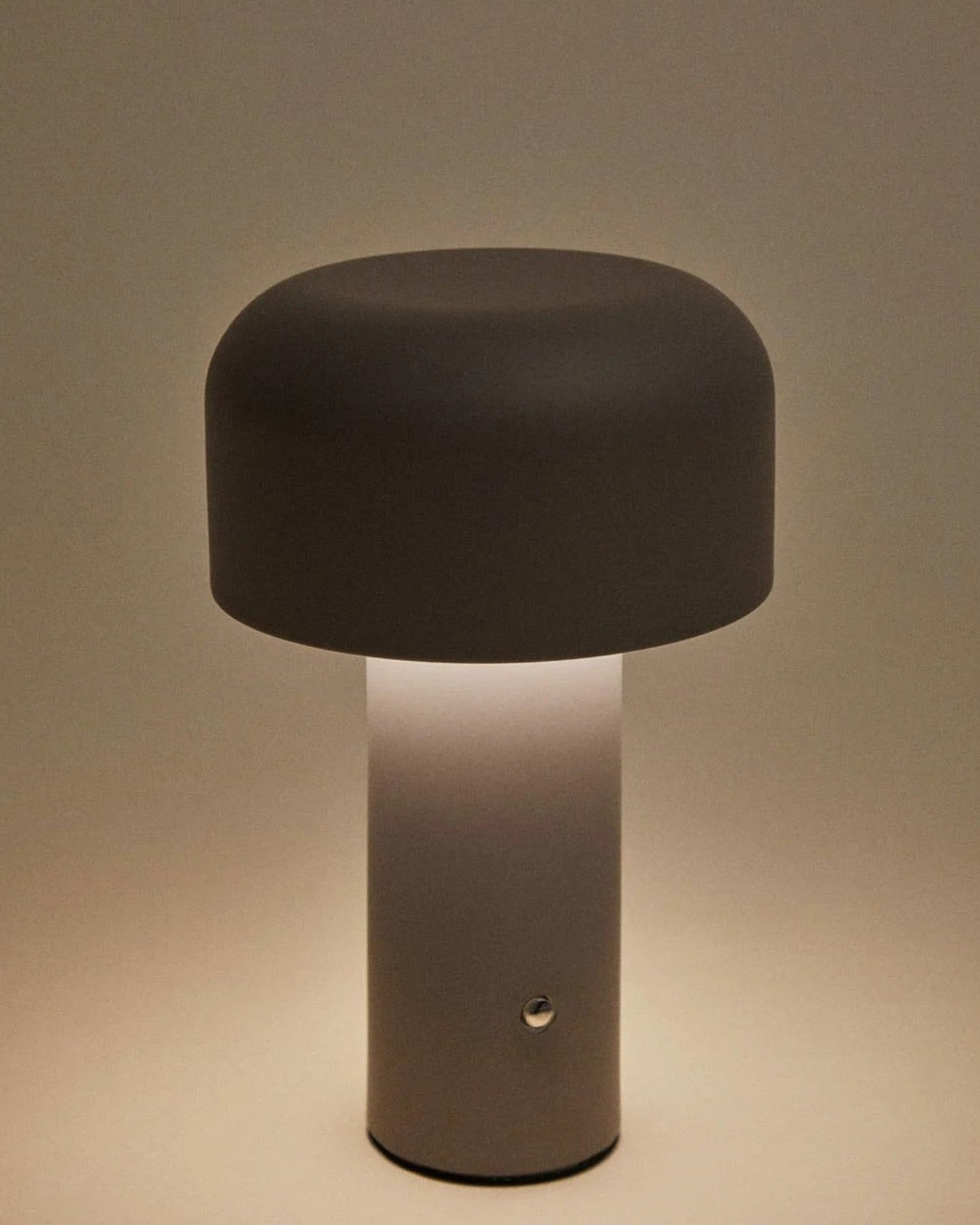 Loentia – Modern 21 cm Cordless LED Table Lamp