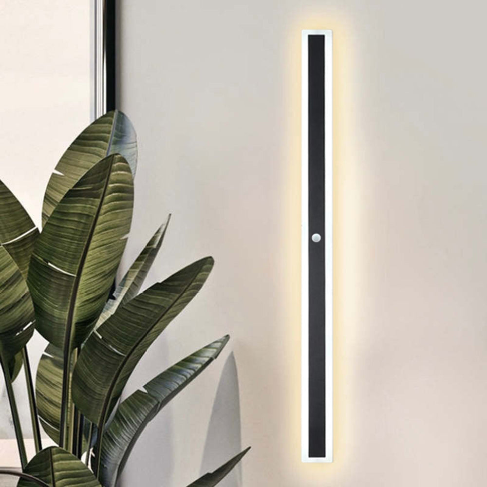 Arisha Contemporary Black Metal LED Outdoor Wall Light for Garden and Balcony