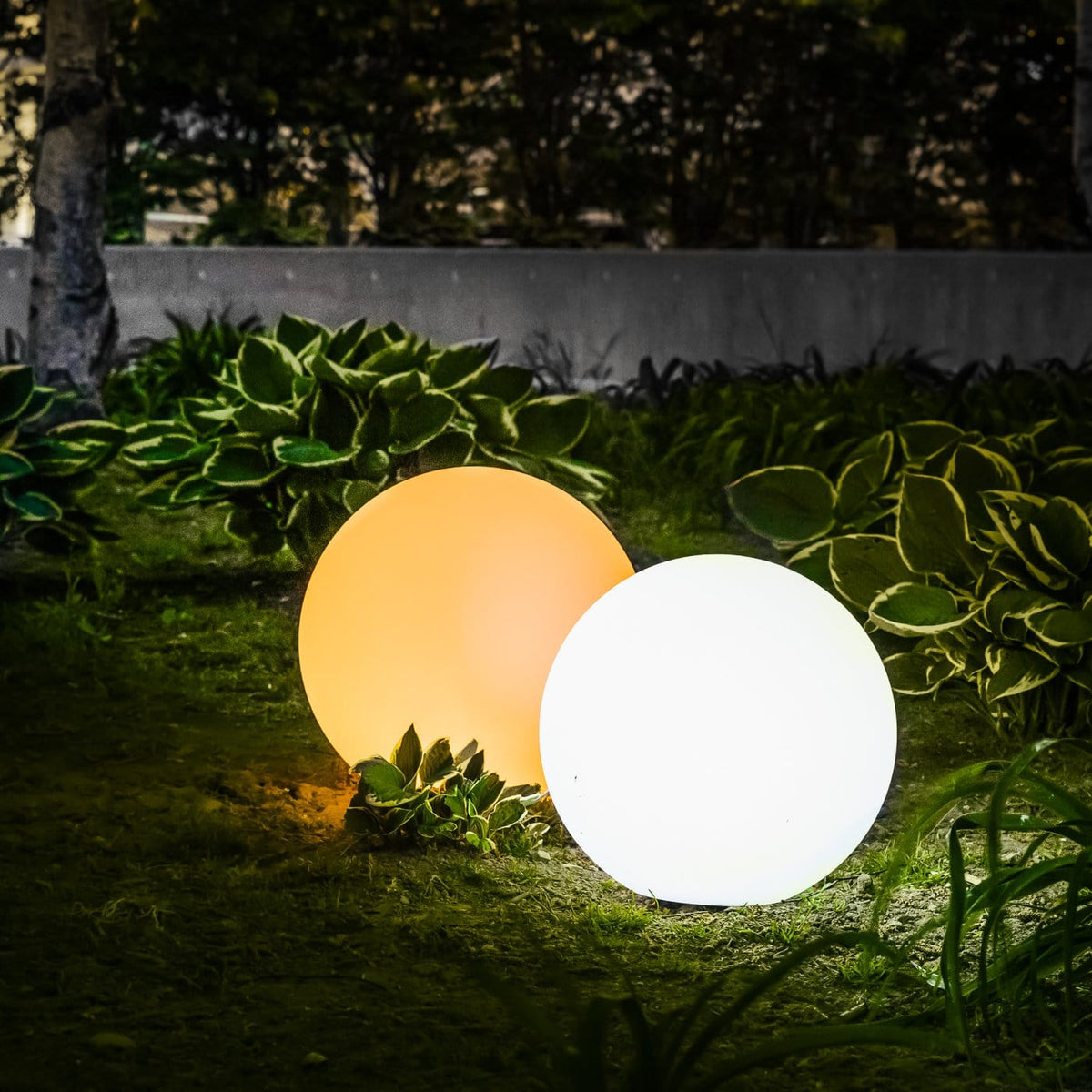 Dario Spherical Garden Light