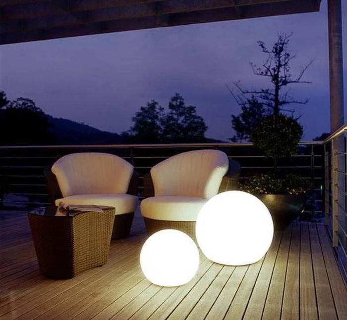 Dario Spherical Garden Light