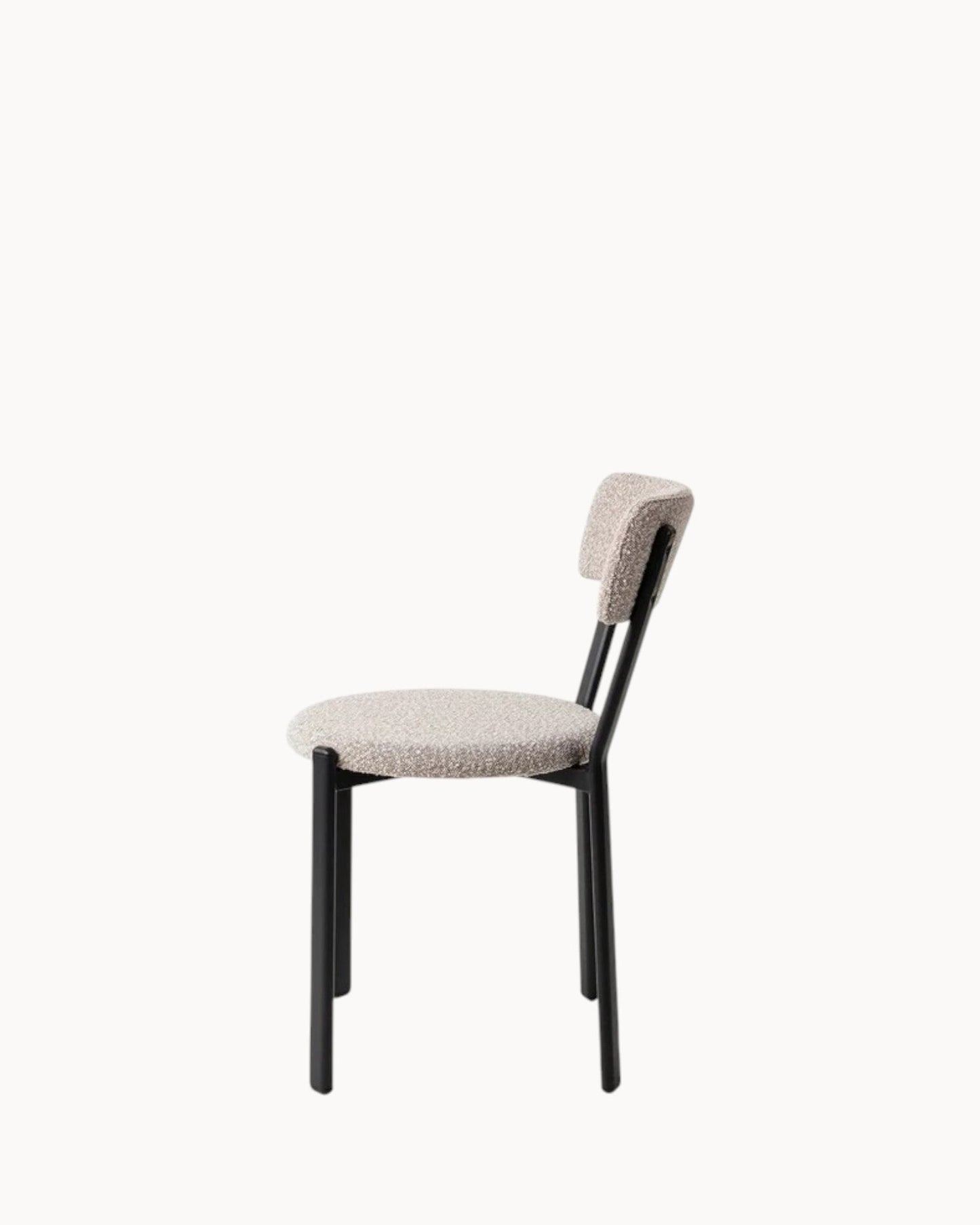 Obu Comfort Dining Chair – Bouclé Upholstery with Metal Frame, Dimensions: 81 x 47 x 52 cm