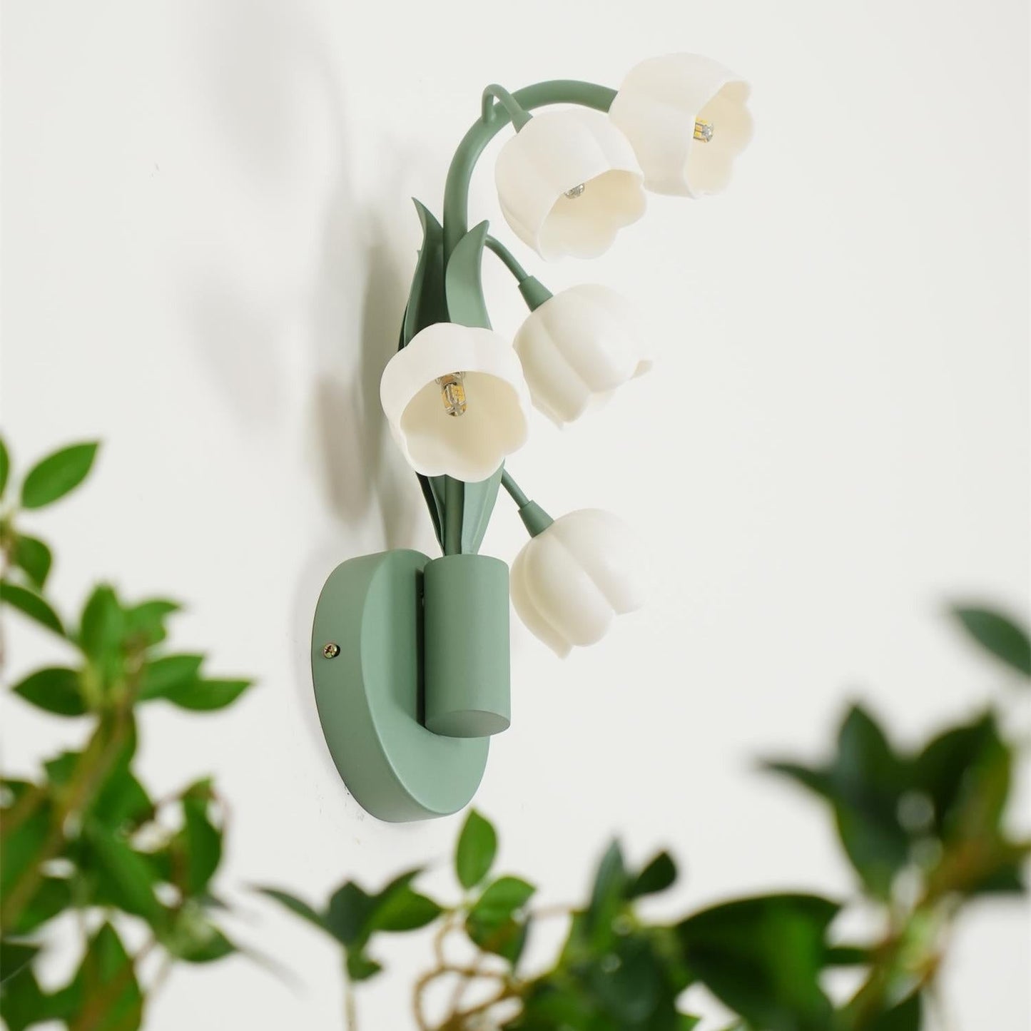 Aelis Indoor Natural Orchid Wall Lamp