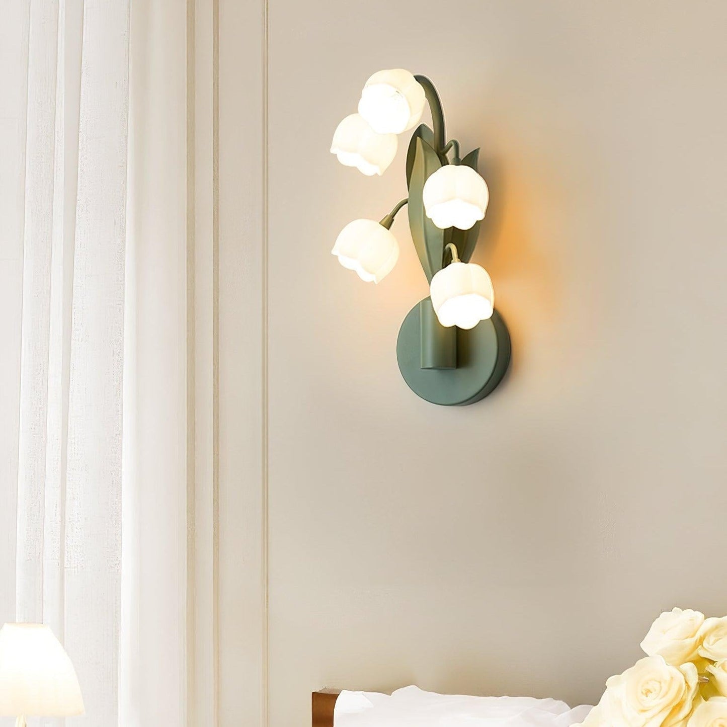 Aelis Indoor Natural Orchid Wall Lamp