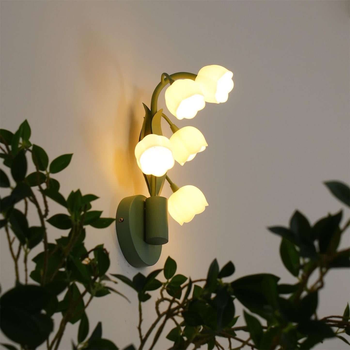Aelis Indoor Natural Orchid Wall Lamp