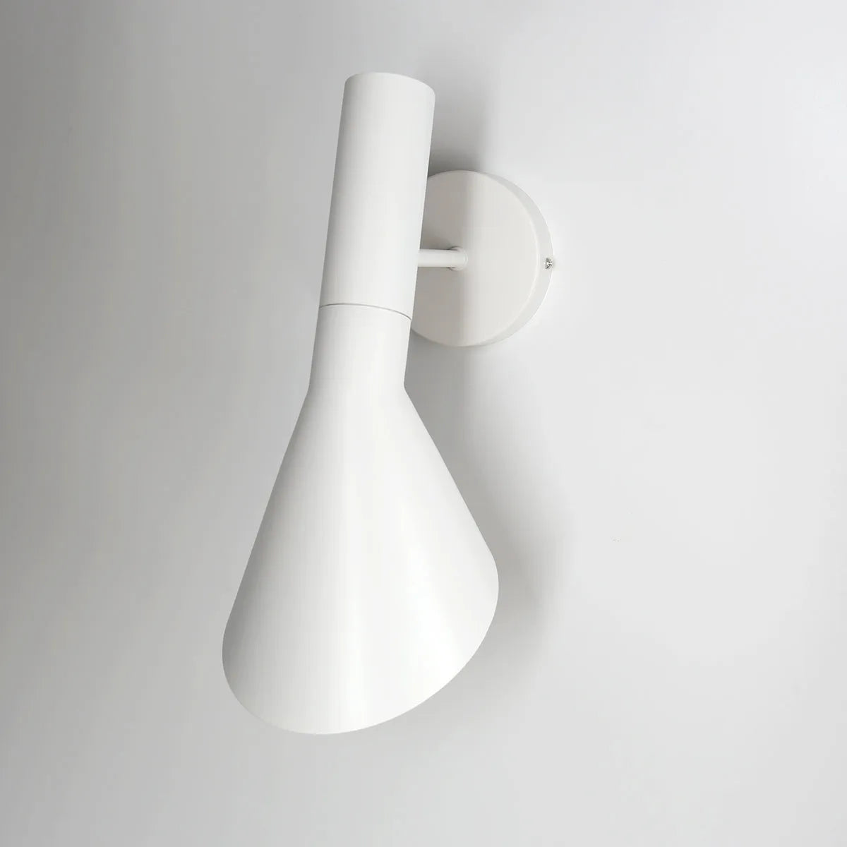 Alessio LED Indoor Wall Lamp in Black and White