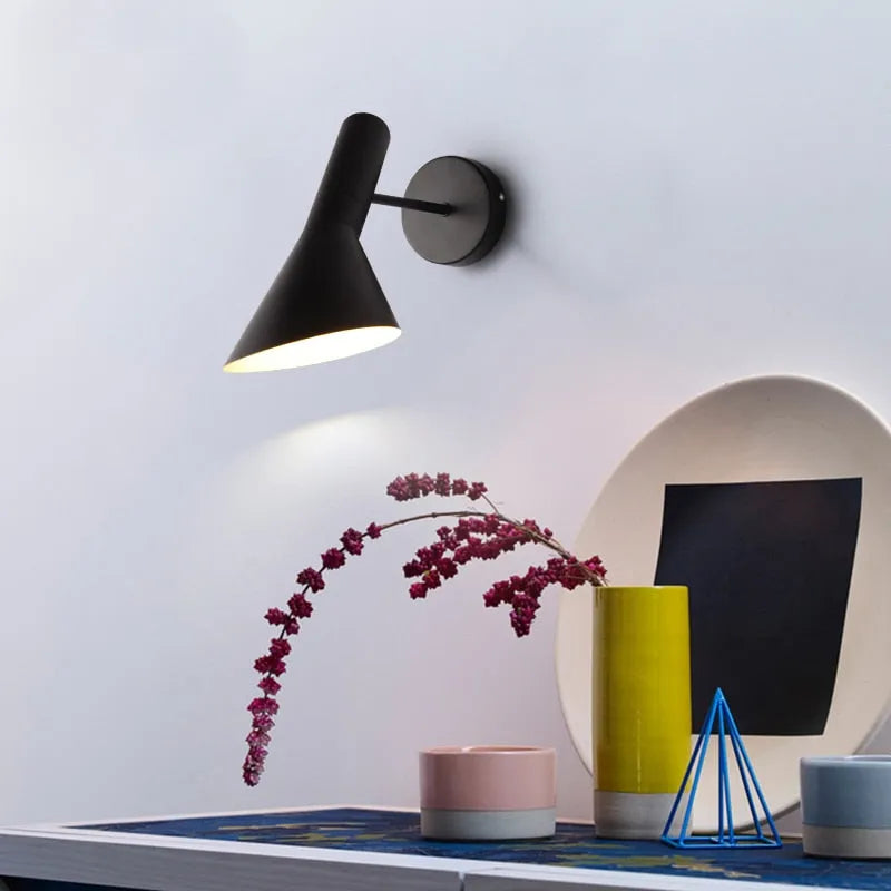 Alessio LED Indoor Wall Lamp in Black and White