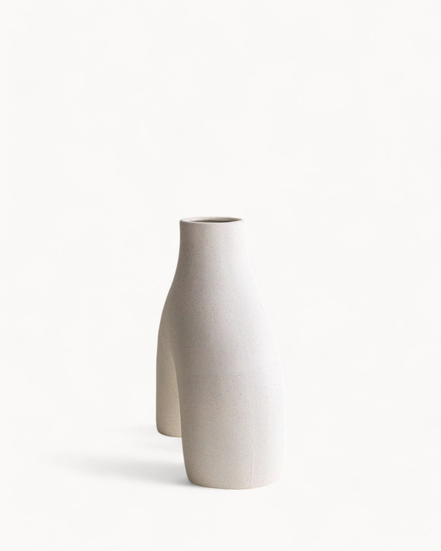Sarkis Ceramic Vase – Stylish Home Décor Piece