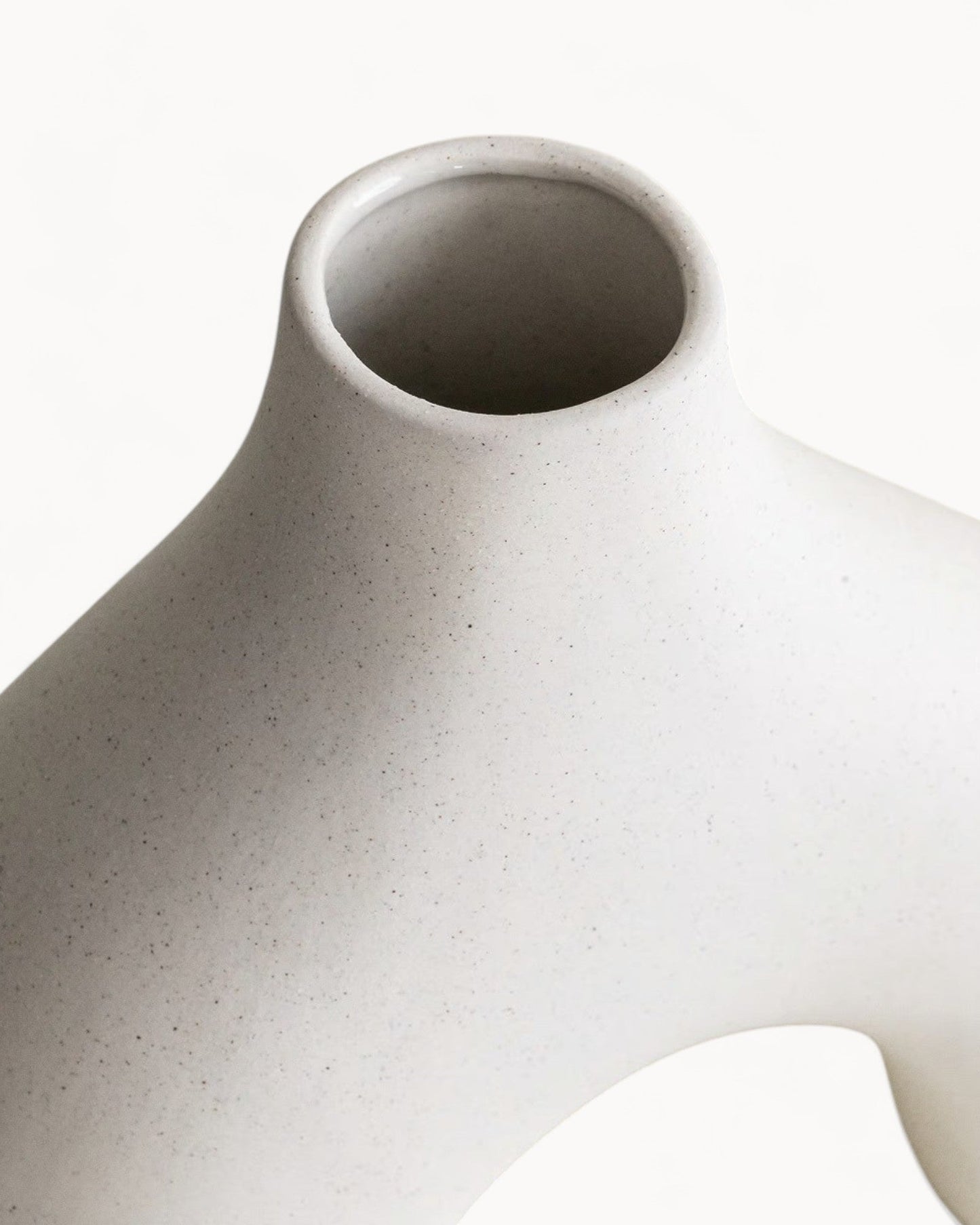 Sarkis Ceramic Vase – Stylish Home Décor Piece