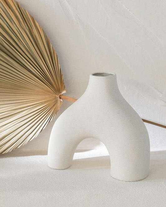 Sarkis Ceramic Vase – Stylish Home Décor Piece