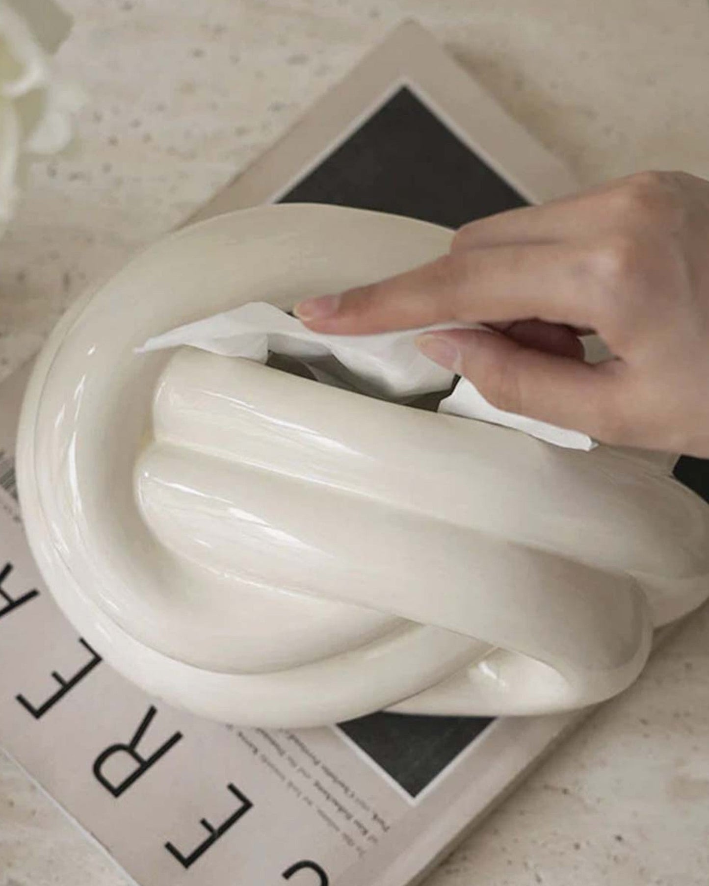 Knot Tissue Box with Ceramic Cover – Sleek Modern Minimalist Design for Your Home