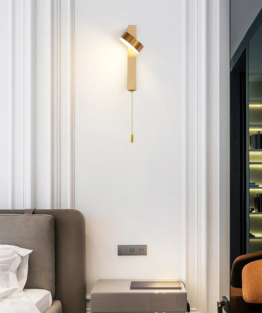 Stylish 350° Rotatable Wall Light - 9W LED, Contemporary Design for Home - Metal & Acrylic, DC Powered