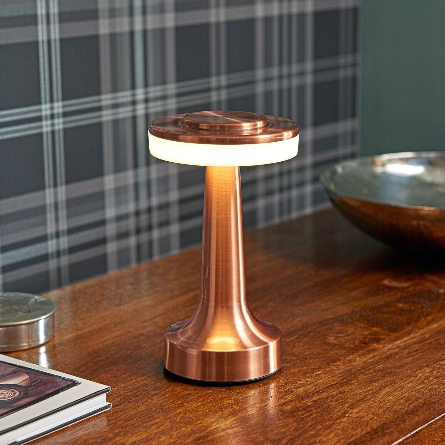 Vintage-Inspired Bar Table Lamp